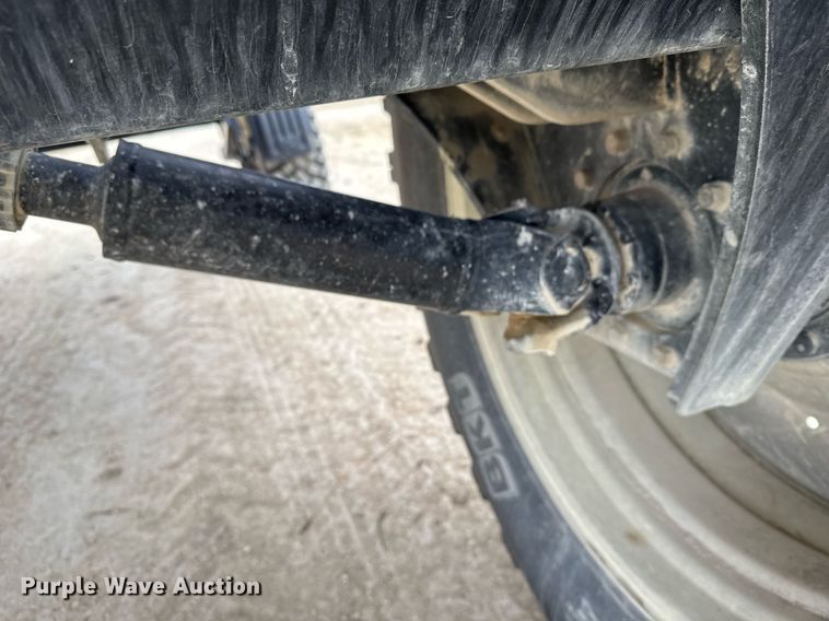 image for item NN9569 2011 Apache AS1020 sprayer