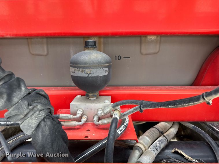 image for item NN9569 2011 Apache AS1020 sprayer