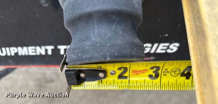 image for item NN9569 2011 Apache AS1020 sprayer