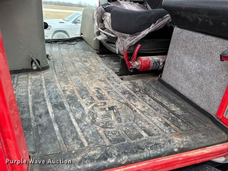 image for item NN9569 2011 Apache AS1020 sprayer