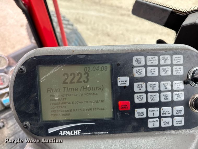 image for item NN9569 2011 Apache AS1020 sprayer