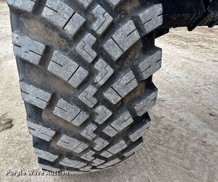 image for item NN9569 2011 Apache AS1020 sprayer