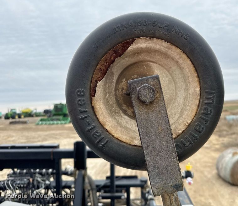 image for item NN9569 2011 Apache AS1020 sprayer