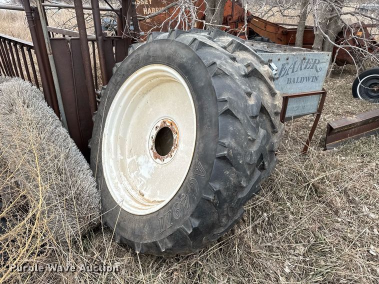 image for item NN9569 2011 Apache AS1020 sprayer