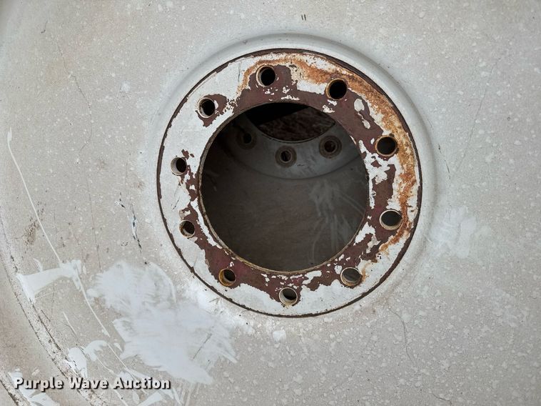 image for item NN9569 2011 Apache AS1020 sprayer