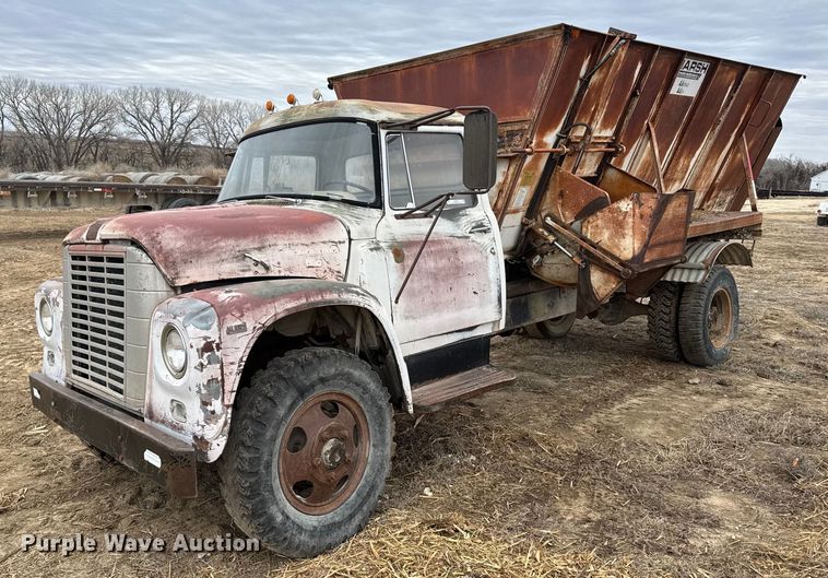 image for item NN9570 1964 International 1600 INT feed delivery truck