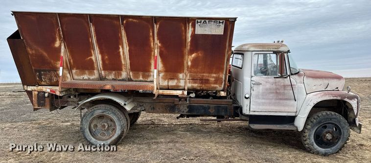image for item NN9570 1964 International 1600 INT feed delivery truck