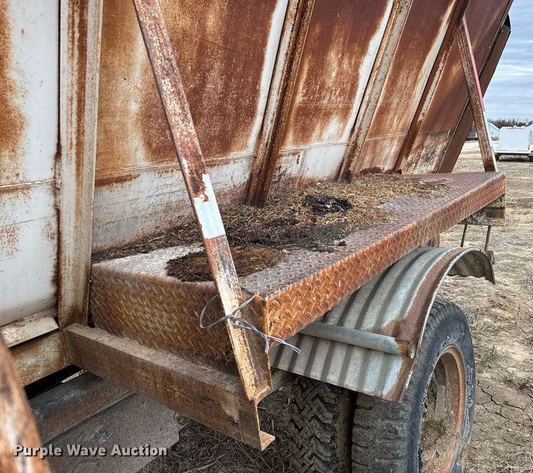 image for item NN9570 1964 International 1600 INT feed delivery truck