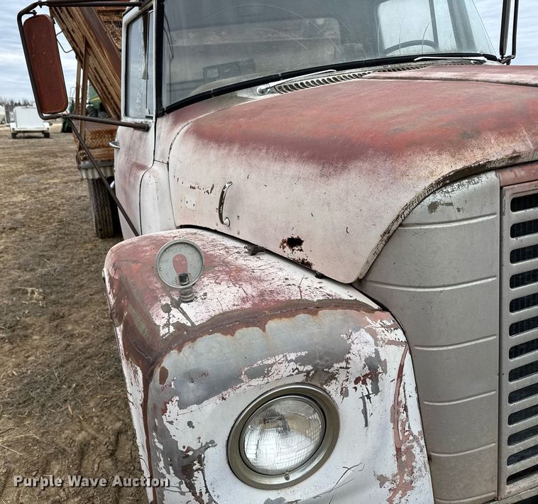 image for item NN9570 1964 International 1600 INT feed delivery truck