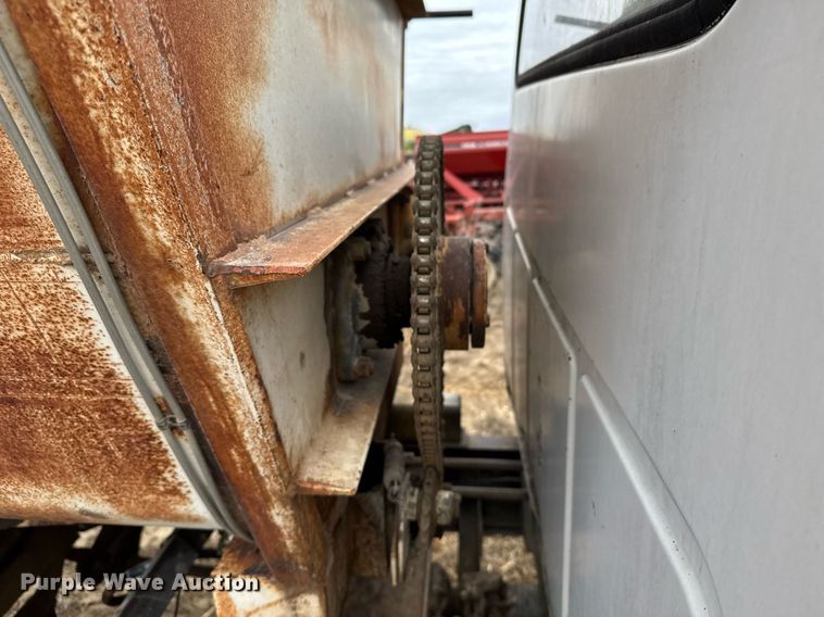 image for item NN9570 1964 International 1600 INT feed delivery truck