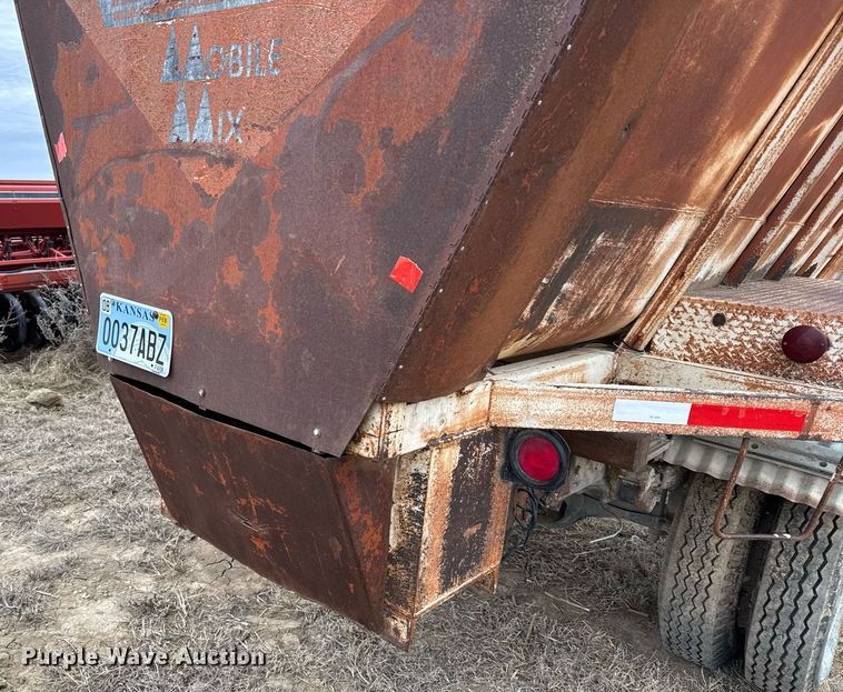 image for item NN9570 1964 International 1600 INT feed delivery truck