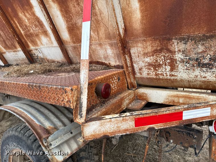 image for item NN9570 1964 International 1600 INT feed delivery truck