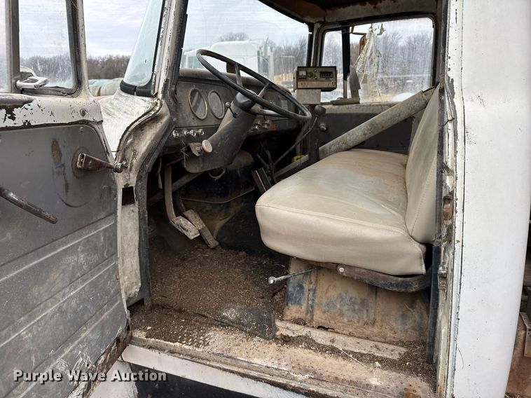 image for item NN9570 1964 International 1600 INT feed delivery truck