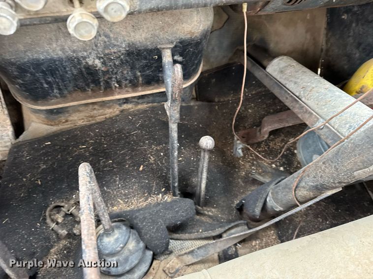 image for item NN9570 1964 International 1600 INT feed delivery truck