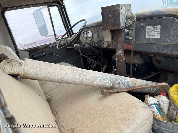 image for item NN9570 1964 International 1600 INT feed delivery truck