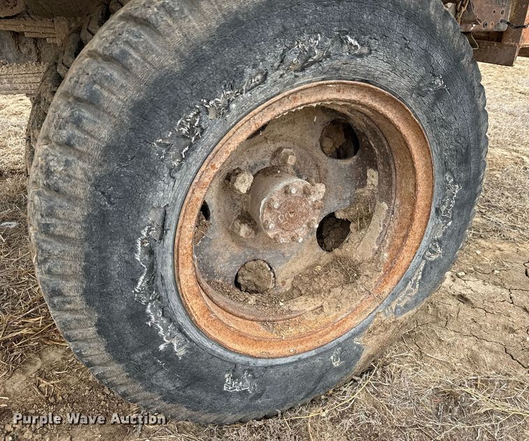 image for item NN9570 1964 International 1600 INT feed delivery truck