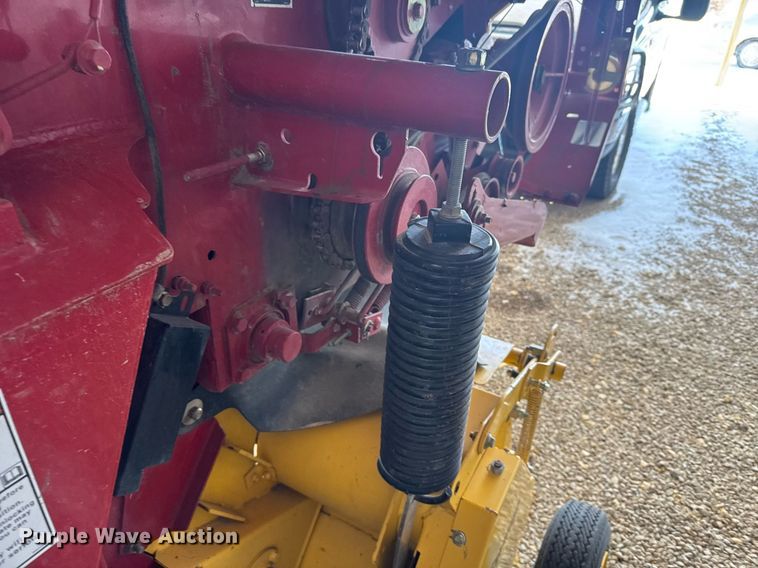 image for item NN9589 2005 New Holland BR780 round baler