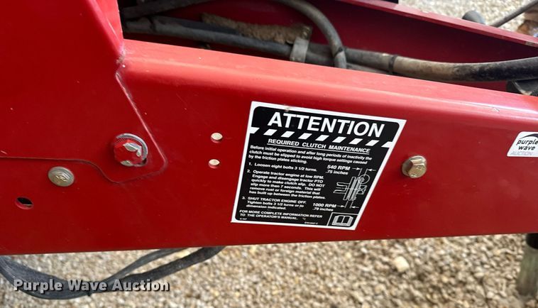 image for item NN9589 2005 New Holland BR780 round baler