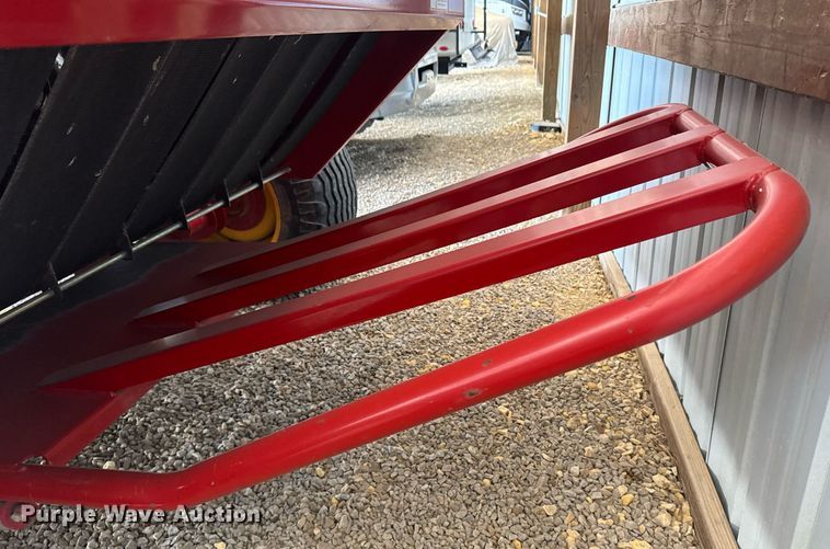 image for item NN9589 2005 New Holland BR780 round baler