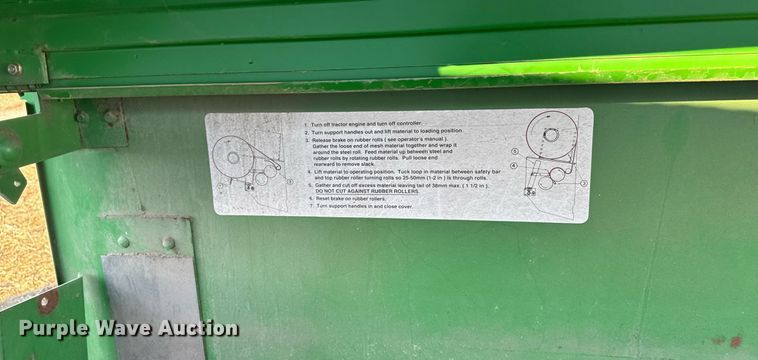 image for item NN9627 1999 John Deere 566 round baler