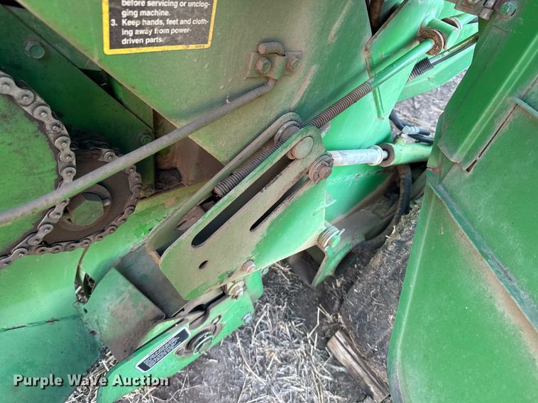 image for item NN9627 1999 John Deere 566 round baler