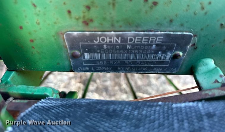 image for item NN9627 1999 John Deere 566 round baler