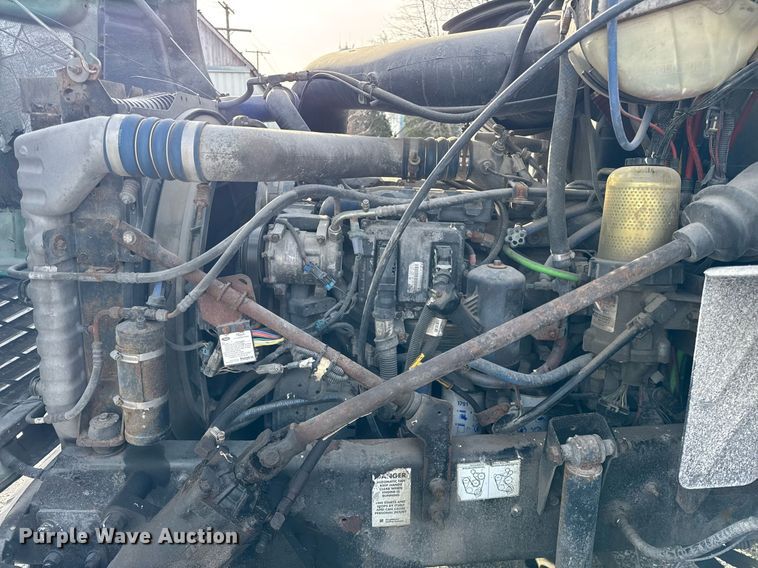 image for item DH9552 2006 Mack  CXN613 semi truck