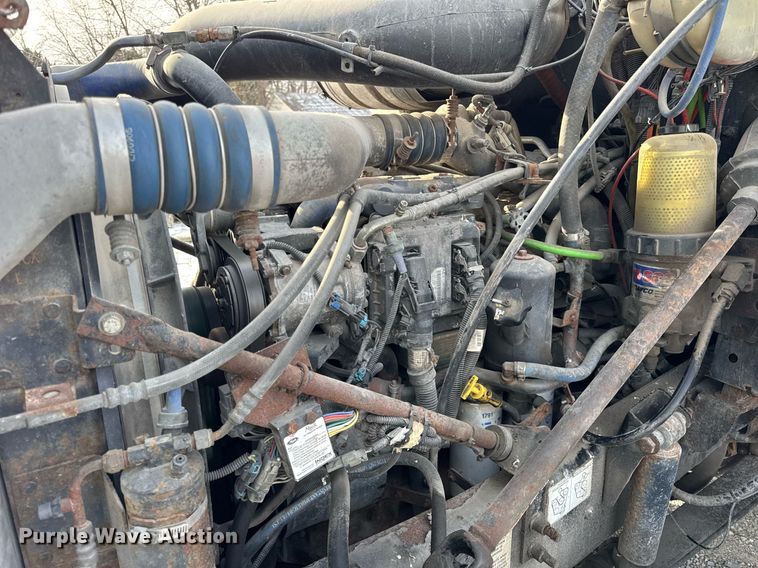 image for item DH9552 2006 Mack  CXN613 semi truck