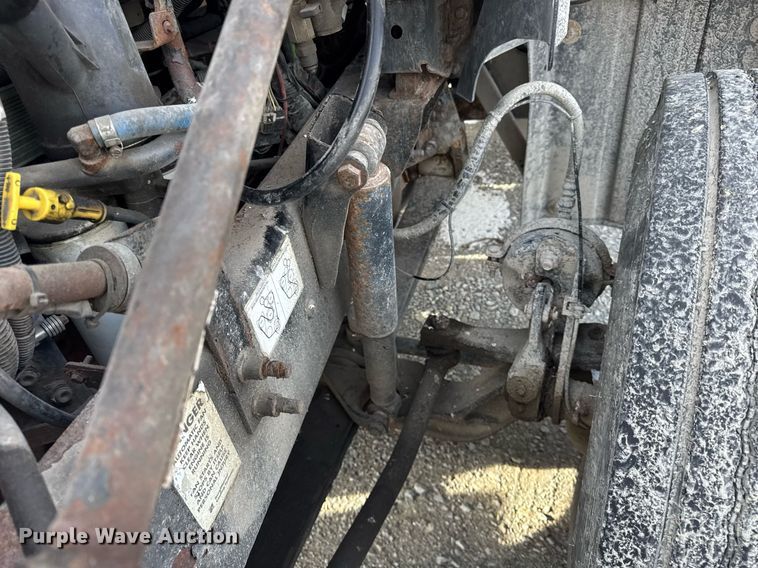 image for item DH9552 2006 Mack  CXN613 semi truck