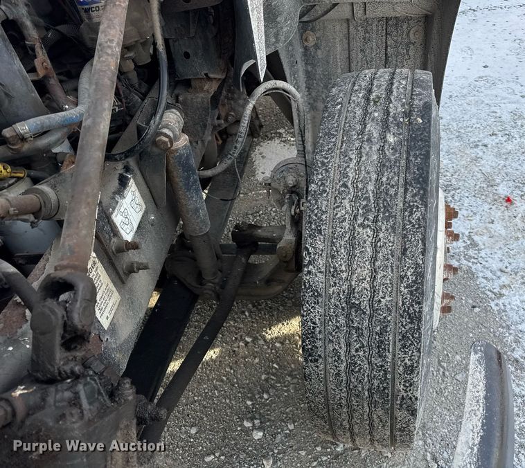 image for item DH9552 2006 Mack  CXN613 semi truck