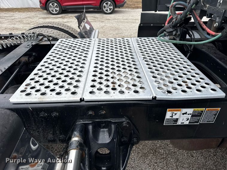 image for item DH9845 2019 Kenworth T680 semi truck