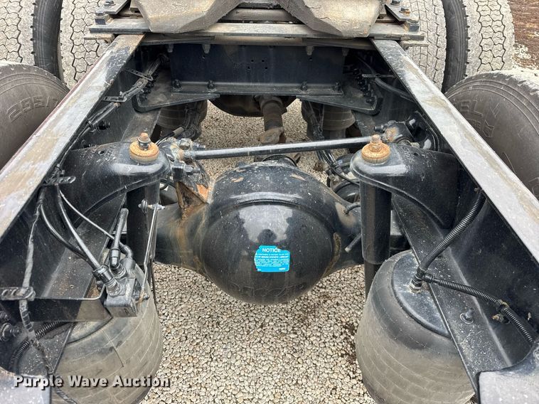 image for item DH9845 2019 Kenworth T680 semi truck