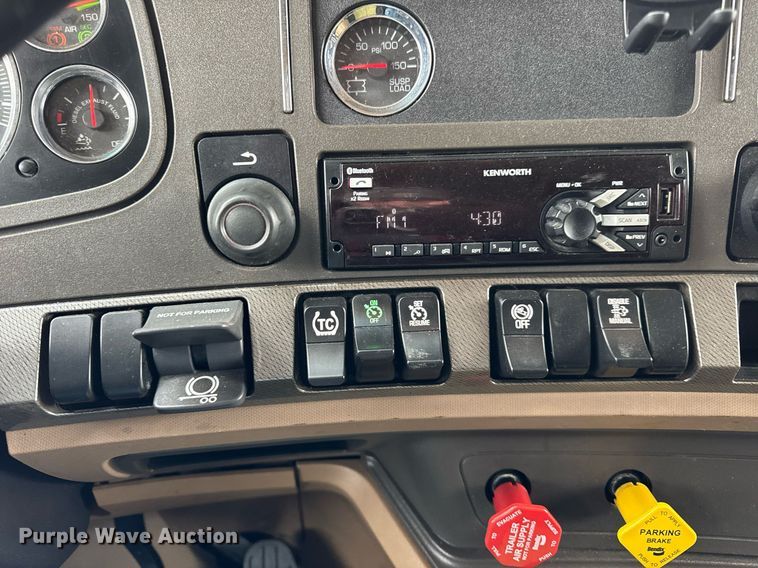 image for item DH9845 2019 Kenworth T680 semi truck