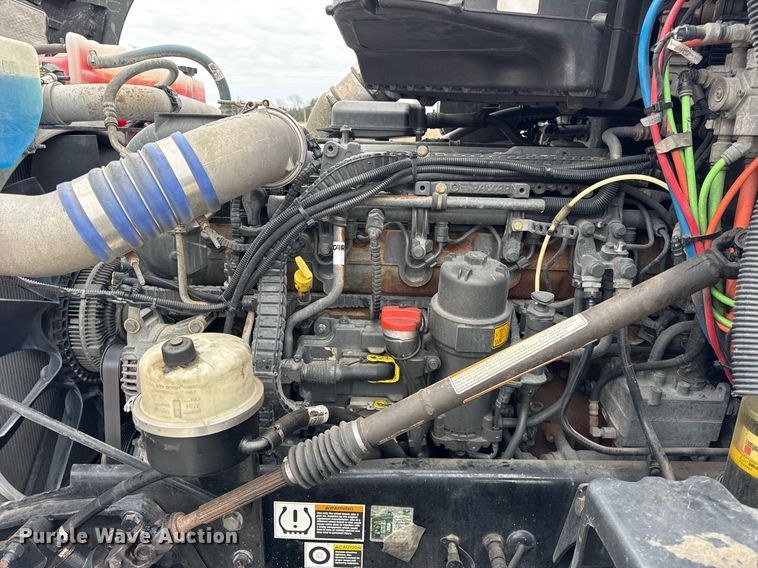 image for item DH9845 2019 Kenworth T680 semi truck