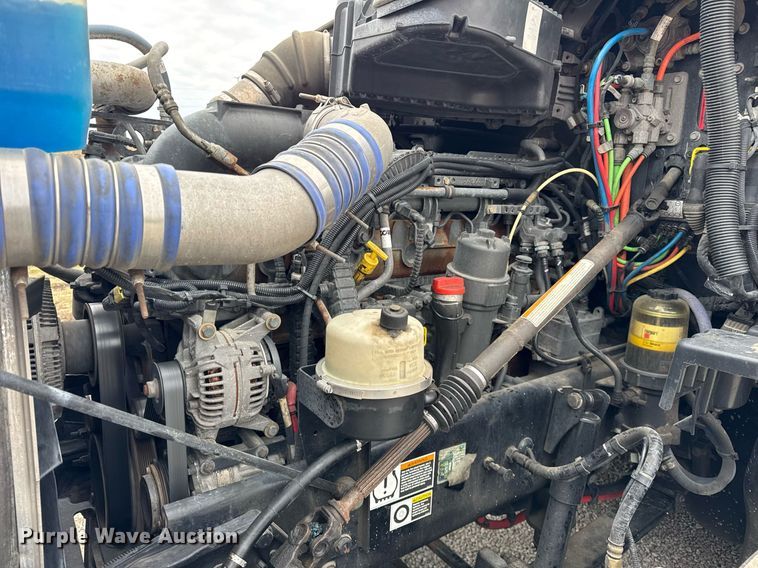 image for item DH9845 2019 Kenworth T680 semi truck