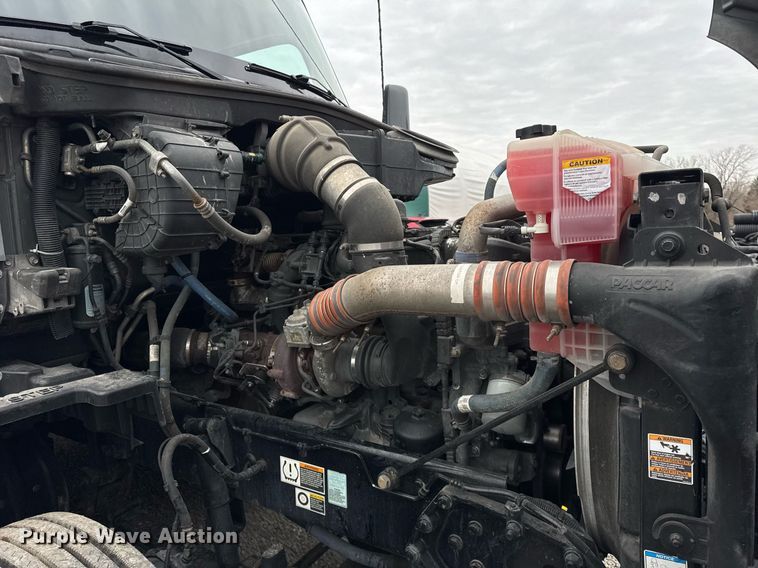 image for item DH9845 2019 Kenworth T680 semi truck