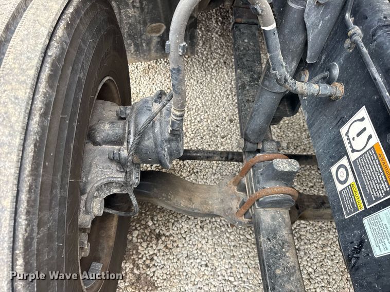 image for item DH9845 2019 Kenworth T680 semi truck