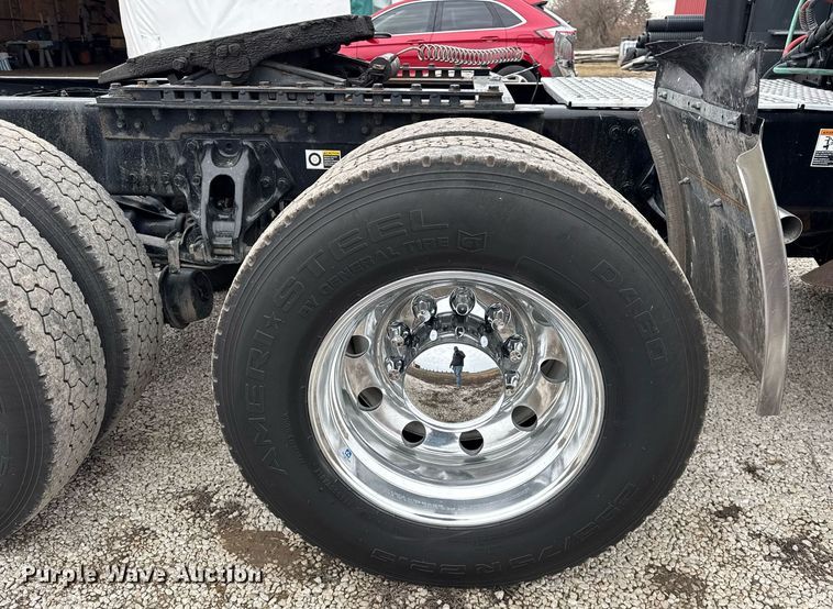 image for item DH9845 2019 Kenworth T680 semi truck