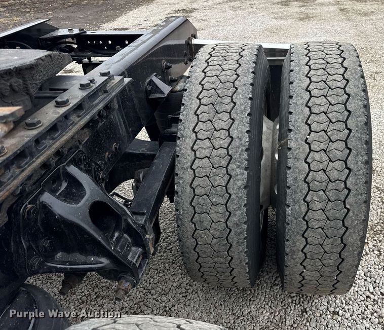 image for item DH9845 2019 Kenworth T680 semi truck