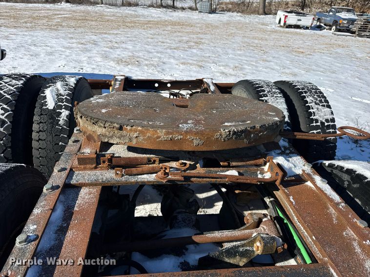 image for item DH9846 1996 International 9200 semi truck