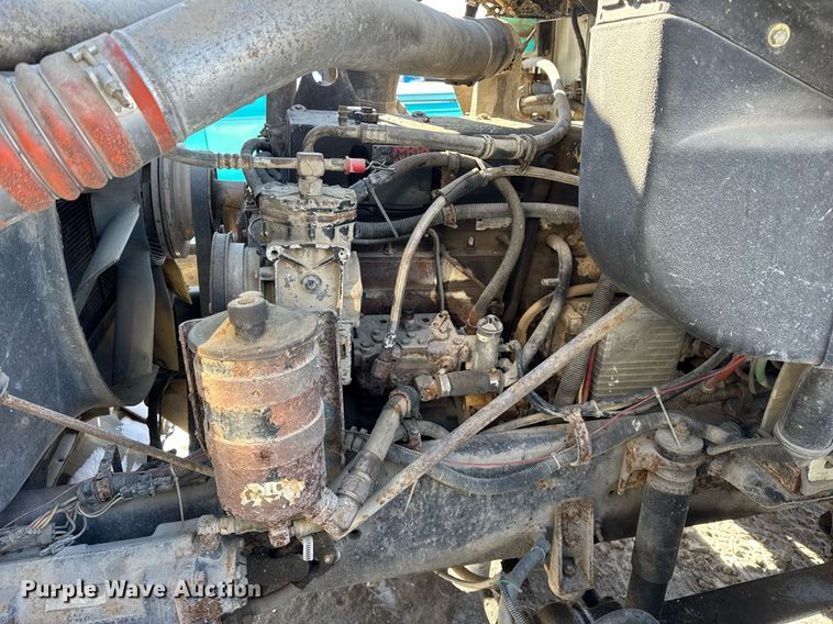 image for item DH9846 1996 International 9200 semi truck