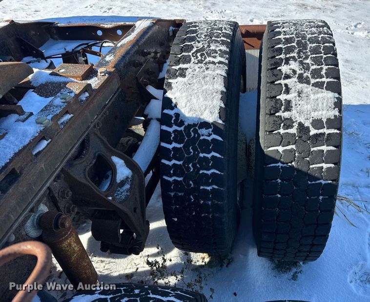 image for item DH9846 1996 International 9200 semi truck