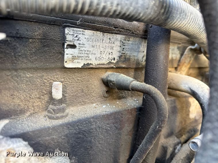 image for item DH9846 1996 International 9200 semi truck