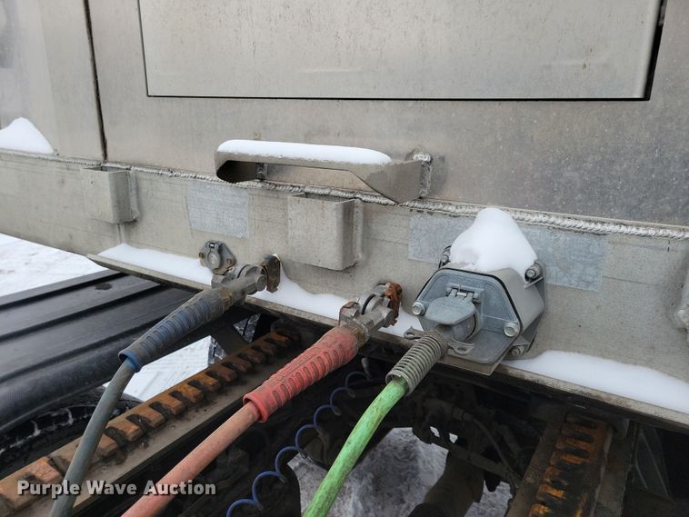 image for item DN3685 2005 Ravens flatbed trailer