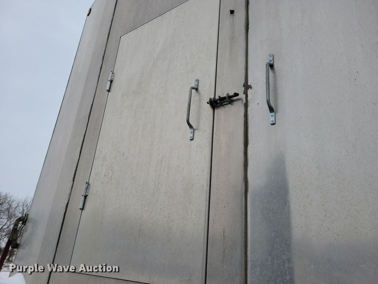 image for item DN3685 2005 Ravens flatbed trailer