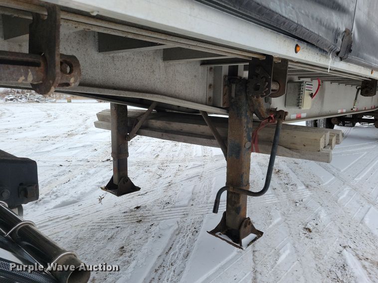 image for item DN3685 2005 Ravens flatbed trailer