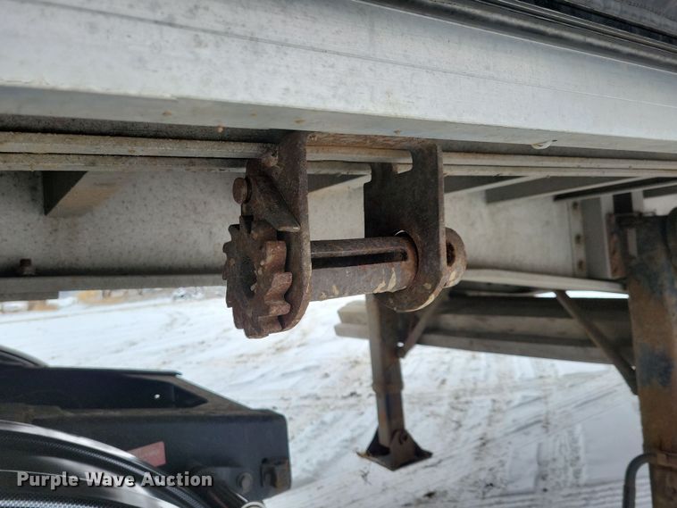 image for item DN3685 2005 Ravens flatbed trailer