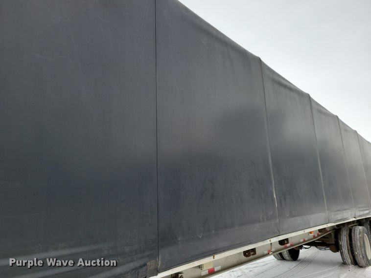 image for item DN3685 2005 Ravens flatbed trailer