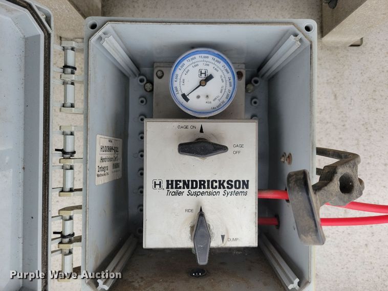 image for item DN3685 2005 Ravens flatbed trailer