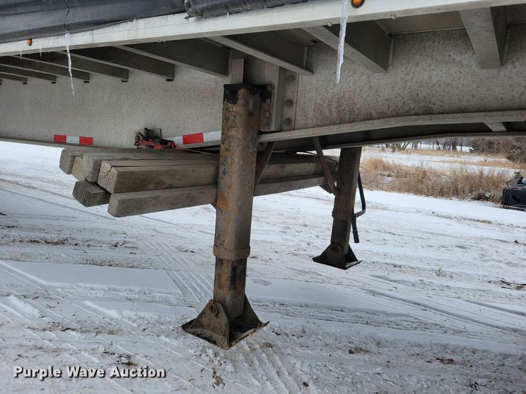 image for item DN3685 2005 Ravens flatbed trailer